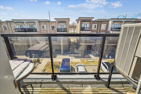 Photo 19 at 14 - 105 Kayla Crescent, Maple, Vaughan