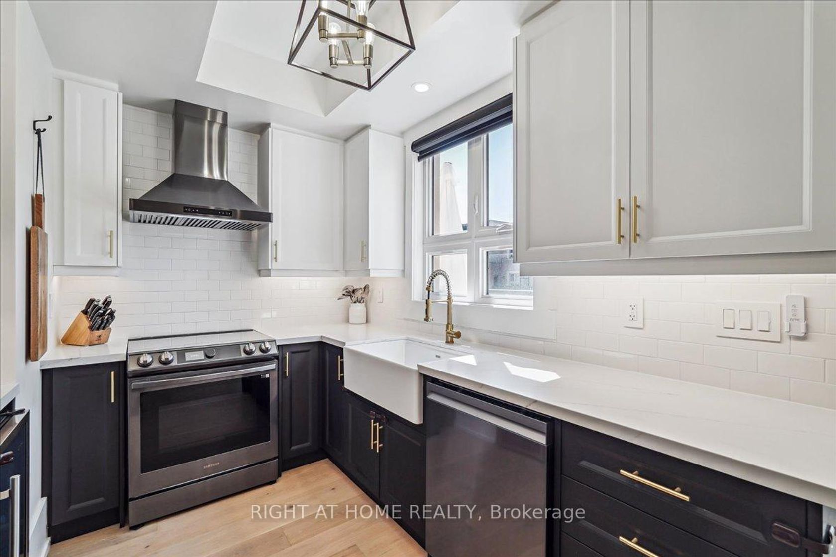 14 - 105 Kayla Crescent, Maple, Vaughan photo number 2