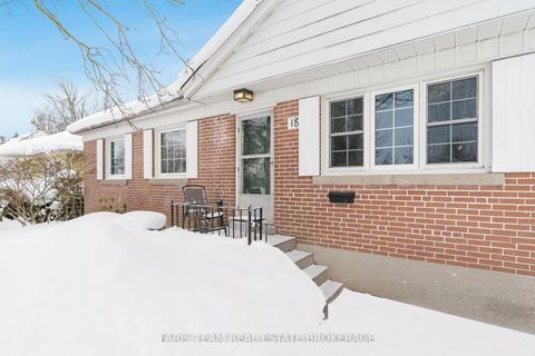 Photo 3 at 18 Newton Street, Wellington, Barrie