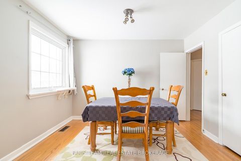 Photo 9 at 18 Newton Street, Wellington, Barrie