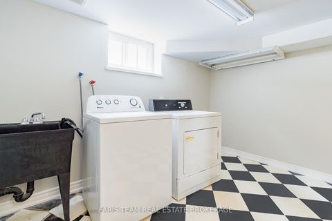 Photo 34 at 18 Newton Street, Wellington, Barrie