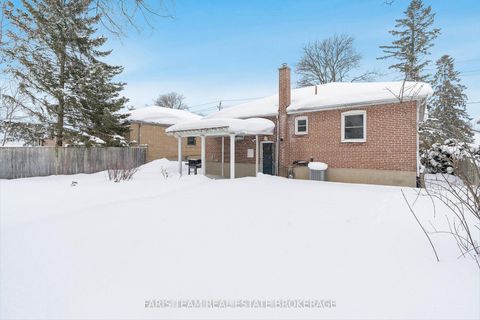 Photo 39 at 18 Newton Street, Wellington, Barrie