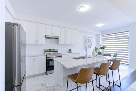 Photo 12 at 137 Fenchurch Manor, Painswick South, Barrie