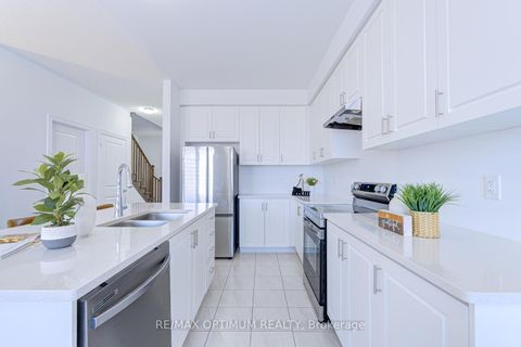 Photo 14 at 137 Fenchurch Manor, Painswick South, Barrie