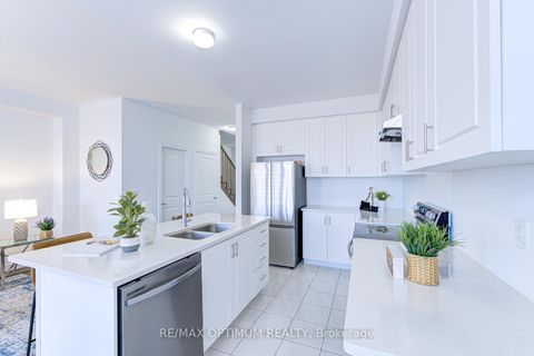 Photo 15 at 137 Fenchurch Manor, Painswick South, Barrie