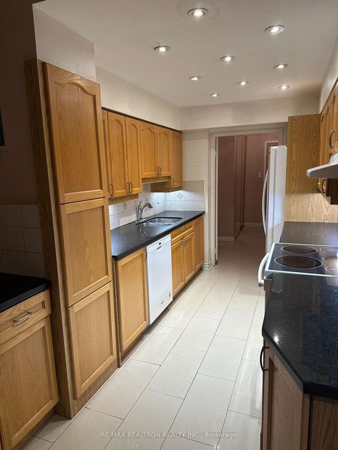 Photo 1 at #107 - 11 Townsgate Drive, Yorkhill, Vaughan