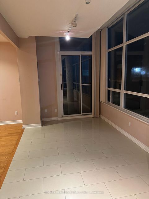 Photo 3 at #107 - 11 Townsgate Drive, Yorkhill, Vaughan