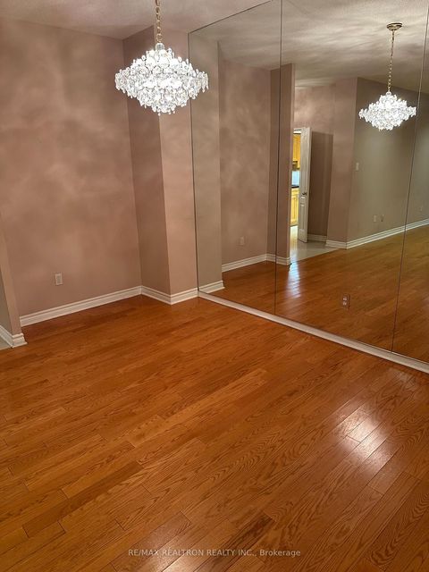 Photo 4 at #107 - 11 Townsgate Drive, Yorkhill, Vaughan