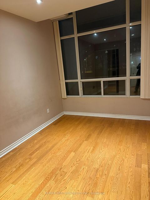 Photo 5 at #107 - 11 Townsgate Drive, Yorkhill, Vaughan