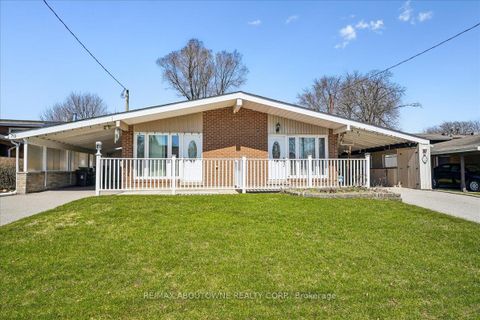 Photo 2 at 72 Dogwood Crescent, Bendale, Toronto