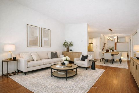 Photo 6 at 72 Dogwood Crescent, Bendale, Toronto