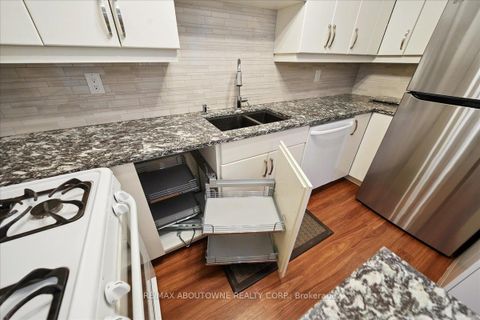 Photo 9 at 72 Dogwood Crescent, Bendale, Toronto