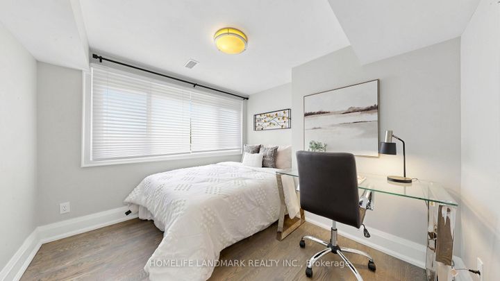 Photo 32 at 1549 Elite Road, Lorne Park, Mississauga