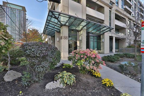 Photo 2 at PH5 - 88 Broadway Avenue, Mount Pleasant West, Toronto