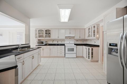 Photo 5 at 239 Drummond Drive, Maple, Vaughan