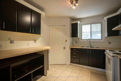 Photo 9 at 2728 Kennedy Road, L'Amoreaux, Toronto