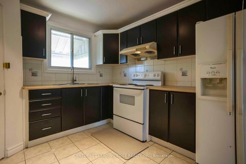Photo 10 at 2728 Kennedy Road, L'Amoreaux, Toronto