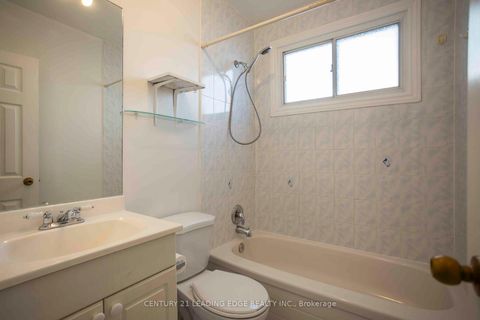 Photo 14 at 2728 Kennedy Road, L'Amoreaux, Toronto