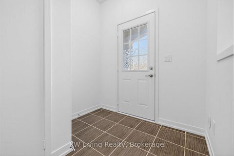 Photo 5 at 225 Harding Park Street, Glenway Estates, Newmarket