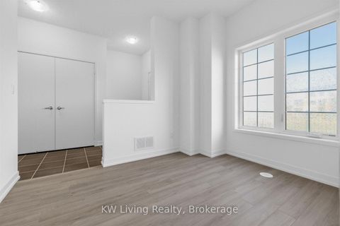 Photo 8 at 225 Harding Park Street, Glenway Estates, Newmarket