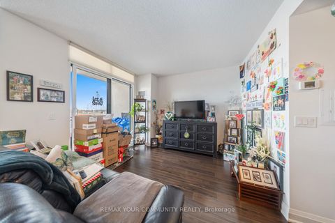 Photo 7 at 315 - 24 Woodstream Boulevard, Vaughan Grove, Vaughan