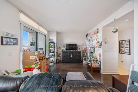 Photo 8 at 315 - 24 Woodstream Boulevard, Vaughan Grove, Vaughan
