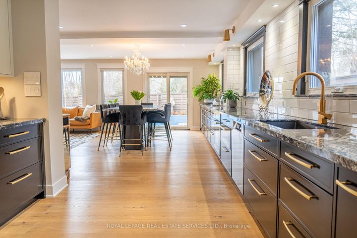 Photo 4 at 781 Fletcher Valley Crescent, Clarkson, Mississauga