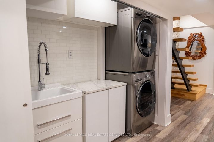 Photo 17 at 781 Fletcher Valley Crescent, Clarkson, Mississauga