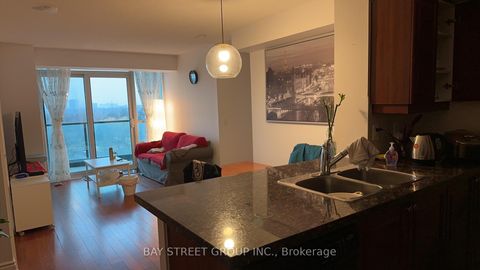 Photo 8 at 818 - 25 Greenview Avenue, Newtonbrook West, Toronto