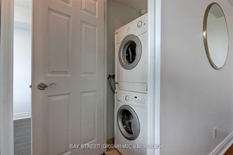 Photo 15 at 818 - 25 Greenview Avenue, Newtonbrook West, Toronto