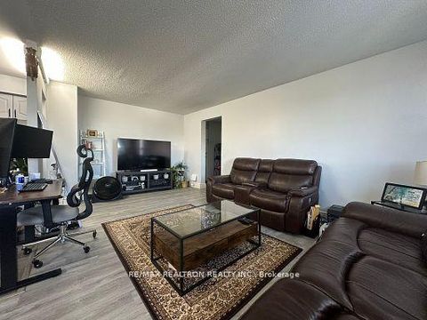 Photo 4 at 1401 - 100 Leeward Glenway, Flemingdon Park, Toronto