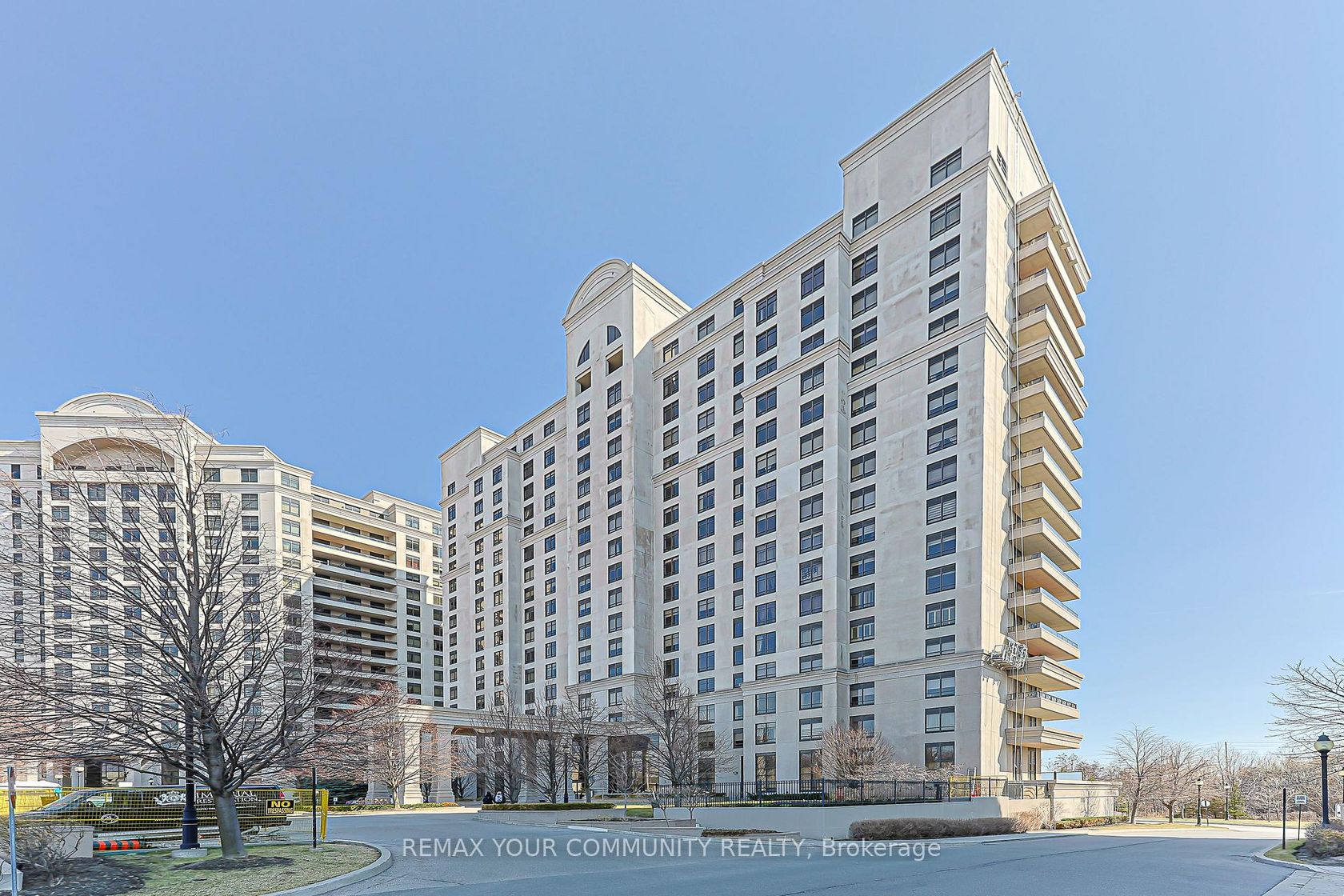 1007 - 9245 Jane Street, Maple, Vaughan photo number 2