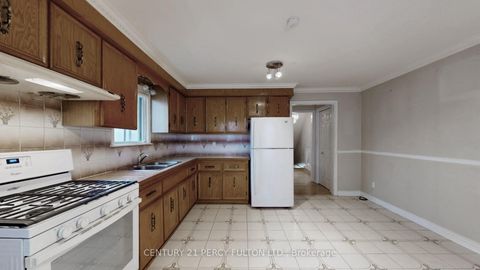 Photo 8 at 69 Twenty Fourth Street, Long Branch, Toronto