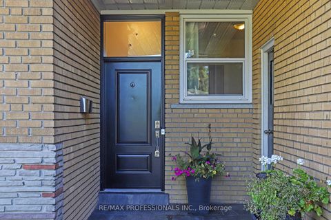 Photo 2 at 3 Hartsdale Drive E, Richview, Toronto