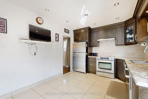 Photo 6 at 3 Hartsdale Drive E, Richview, Toronto