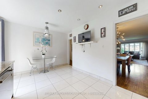 Photo 7 at 3 Hartsdale Drive E, Richview, Toronto