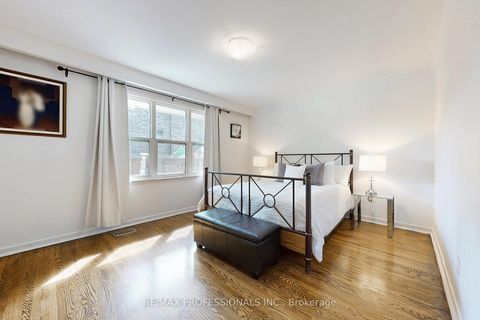 Photo 12 at 3 Hartsdale Drive E, Richview, Toronto