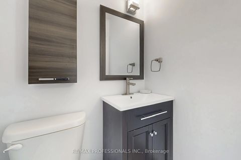 Photo 16 at 3 Hartsdale Drive E, Richview, Toronto