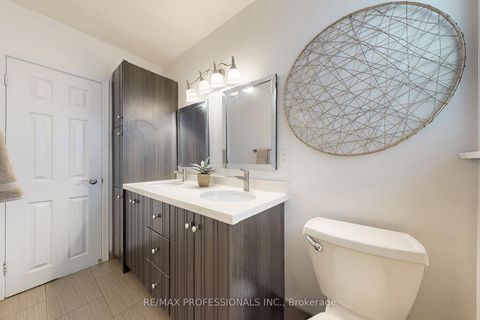 Photo 17 at 3 Hartsdale Drive E, Richview, Toronto