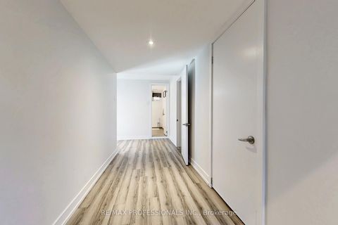 Photo 20 at 3 Hartsdale Drive E, Richview, Toronto