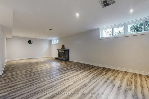 Photo 21 at 3 Hartsdale Drive E, Richview, Toronto