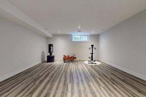 Photo 23 at 3 Hartsdale Drive E, Richview, Toronto