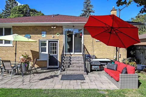 Photo 28 at 3 Hartsdale Drive E, Richview, Toronto