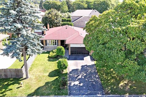 Photo 29 at 3 Hartsdale Drive E, Richview, Toronto