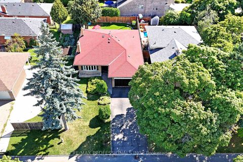 Photo 30 at 3 Hartsdale Drive E, Richview, Toronto
