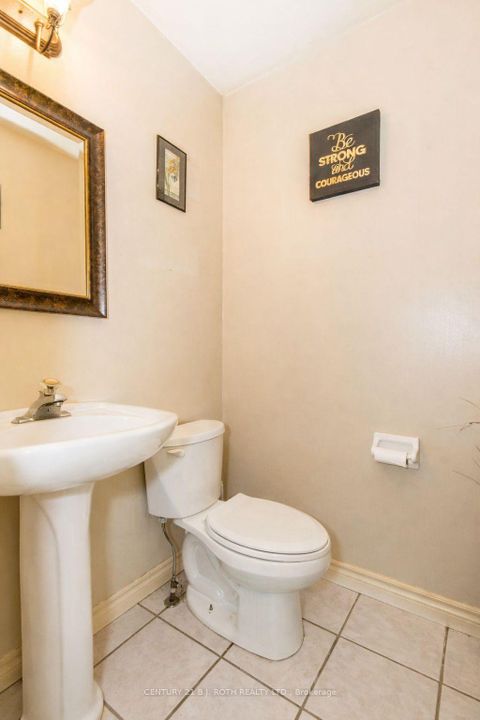 Photo 9 at 212 Pringle Drive, Edgehill Drive, Barrie