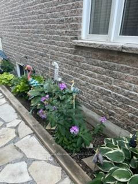 Photo 35 at 13 Surrey Drive, Little Lake, Barrie