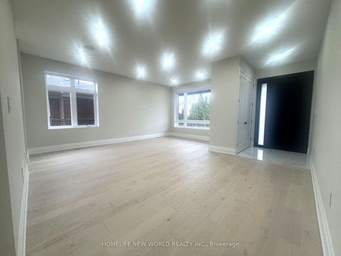 Photo 13 at 150 Viewmount Avenue, Lawrence, Toronto