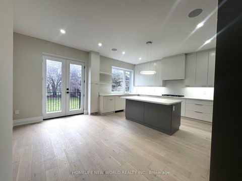 Photo 17 at 150 Viewmount Avenue, Lawrence, Toronto