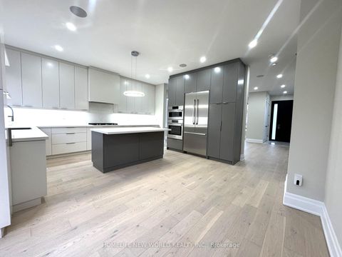 Photo 18 at 150 Viewmount Avenue, Lawrence, Toronto